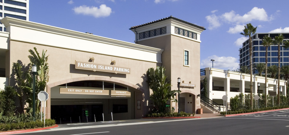 Fashion Island Restaurants Entertainment Info Visit Newport Beach Fashion Island Carousel