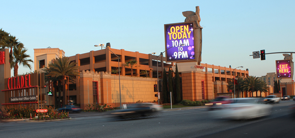 Citadel Outlets Parking Structure - IPD : IPD