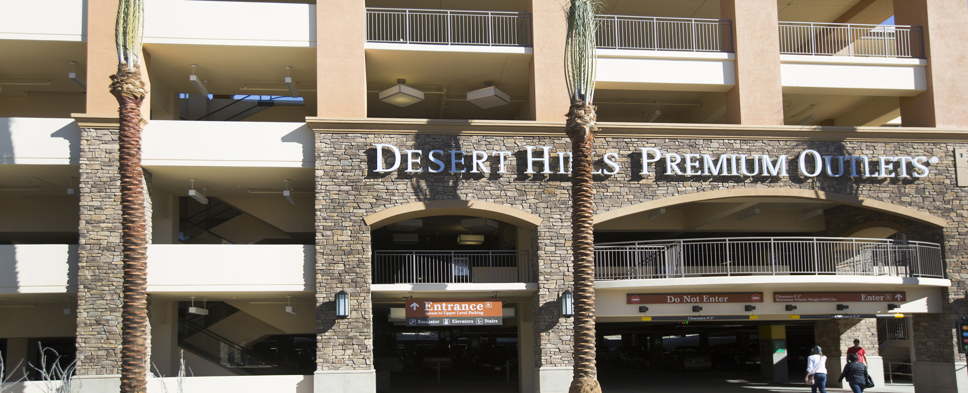 Desert Hills Premium Outlets